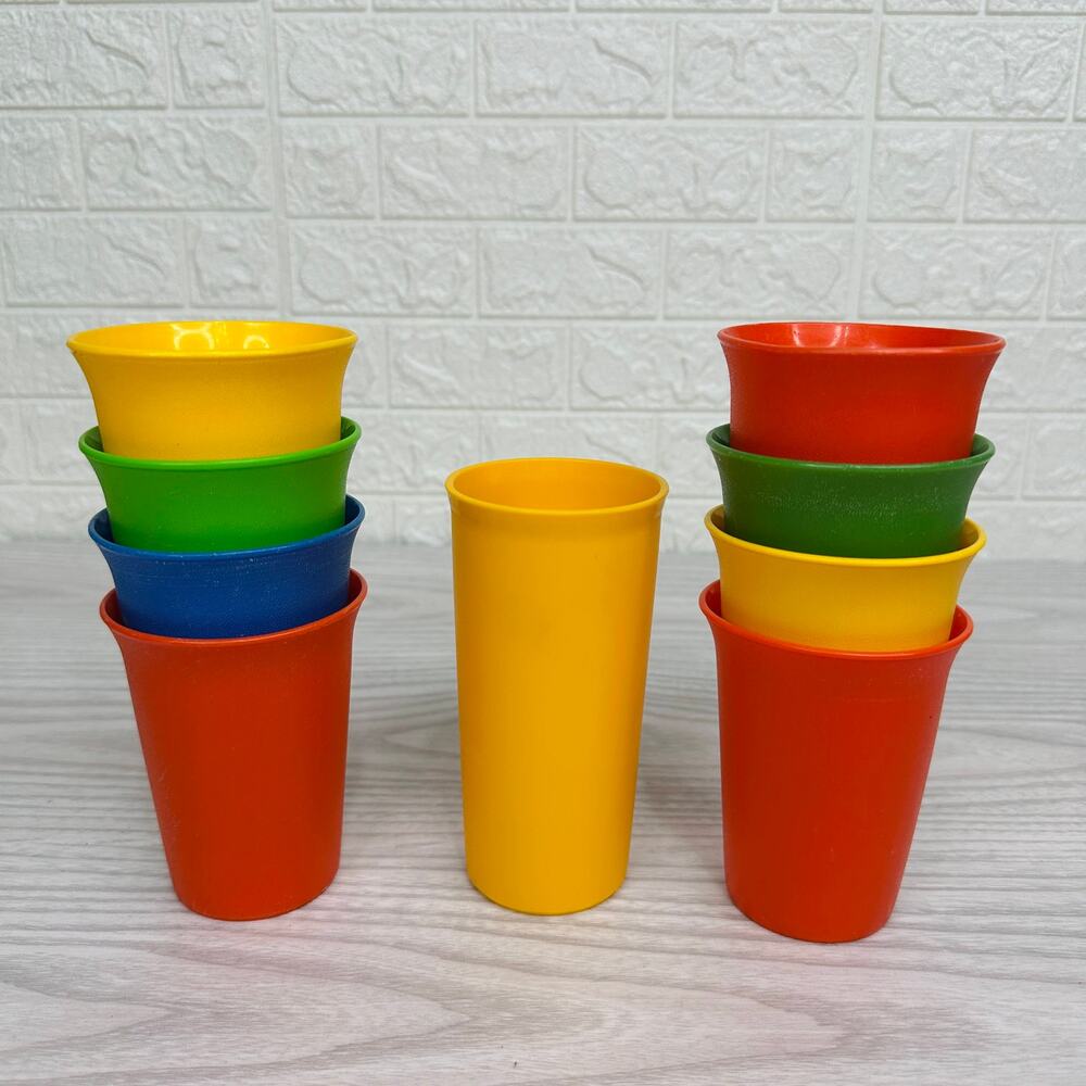 Vtg Tupperware 109 Bell Tumbler 8 Pcs 7oz w/ Tall Tupperware Cylindrical Tumbler